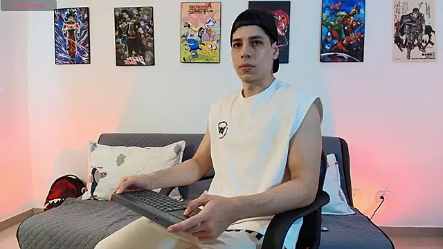 jonathanjoestar  online show from April 12, 8:10 pm