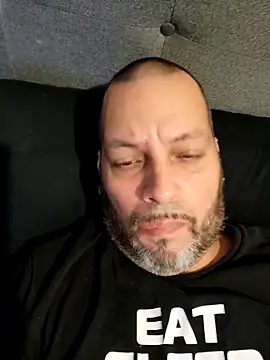 Snapshot of Just2much chatting on October 20, 12:09 pm Just2much online show from October 20, 12:09 pm