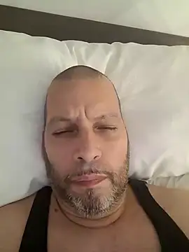 Snapshot of Just2much chatting on March 6, 2:41 am Just2much online show from March 6, 2:41 am