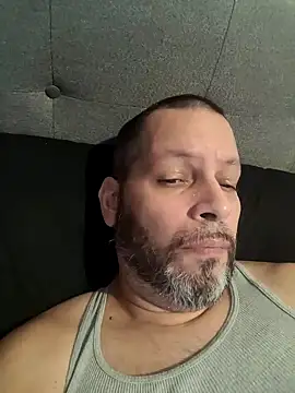 Snapshot of Just2much chatting on September 15, 12:28 pm Just2much online show from September 15, 12:28 pm