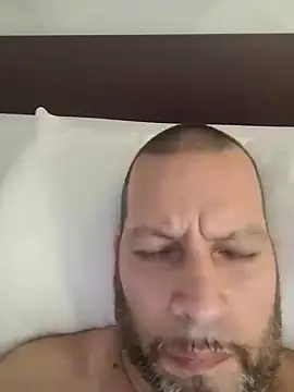 Snapshot of Just2much chatting on February 27, 2:08 am Just2much online show from February 27, 2:08 am