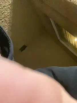 Snapshot of valleyoneofakind chatting on December 28, 2:01 am valleyoneofakind online show from December 28, 2:01 am