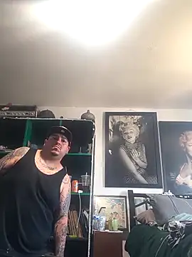 valleyoneofakind online show from December 14, 8:38 pm