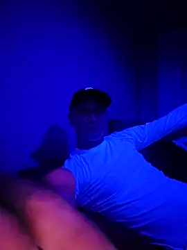 Snapshot of McdyllanXX chatting on February 25, 9:02 pm McdyllanXX online show from February 25, 9:02 pm