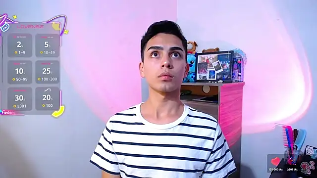 OwenBluee online show from November 12, 6:30 am