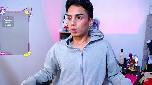 OwenBluee online show from November 25, 5:31 am