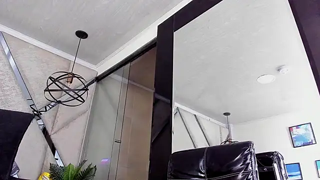 Damian09  online show from November 18, 11:15 pm