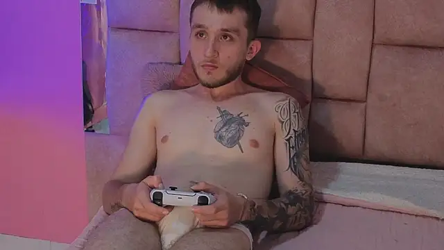 Dylanwhite23  online show from May 4, 4:58 am