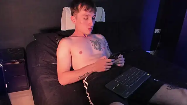 Snapshot of Dylanwhite23_ chatting on September 14, 11:51 pm Dylanwhite23  online show from September 14, 11:51 pm