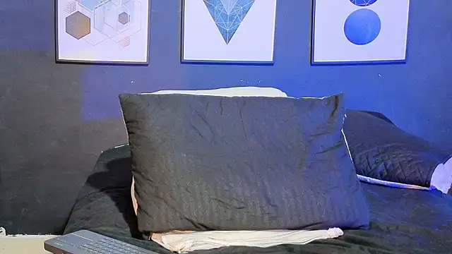 Dylanwhite23  online show from March 17, 5:54 am