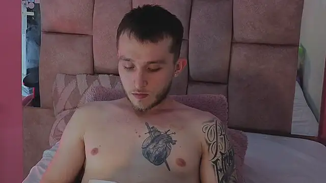 Dylanwhite23  online show from April 29, 4:28 am
