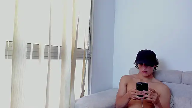 laurent nova online show from December 28, 2:44 pm