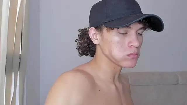 laurent nova online show from January 29, 6:28 pm