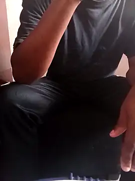 Uncletee112 online show from March 18, 1:25 pm