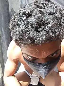 curlyhairboy  online show from March 18, 6:50 am