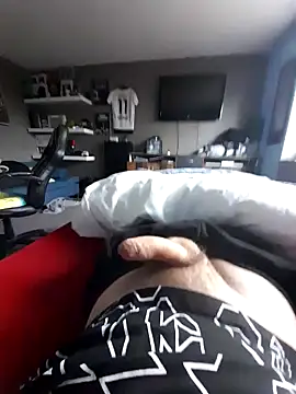 Snapshot of joel43278 chatting on January 2, 2:13 pm joel43278 online show from January 2, 2:13 pm