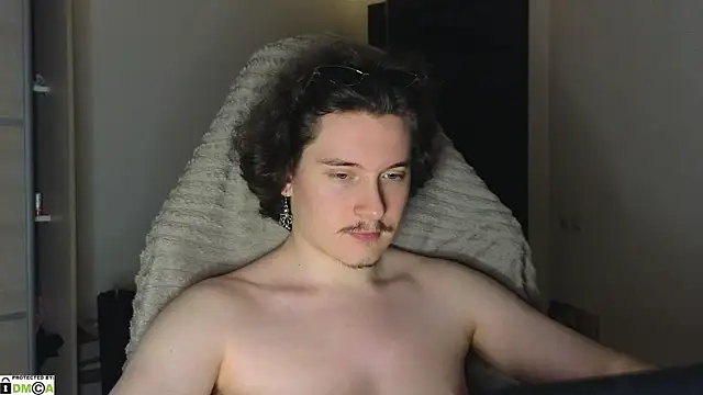 Snapshot of MoreRealAlex chatting on September 17, 9:21 am MoreRealAlex online show from September 17, 9:21 am