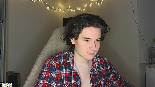 Snapshot of MoreRealAlex chatting on October 22, 6:06 am MoreRealAlex online show from October 22, 6:06 am