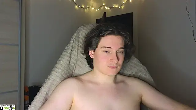 Snapshot of MoreRealAlex chatting on September 29, 11:33 pm MoreRealAlex online show from September 29, 11:33 pm