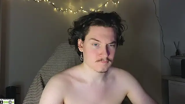 Snapshot of MoreRealAlex chatting on September 19, 10:15 am MoreRealAlex online show from September 19, 10:15 am