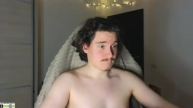 Snapshot of MoreRealAlex chatting on September 24, 11:30 am MoreRealAlex online show from September 24, 11:30 am