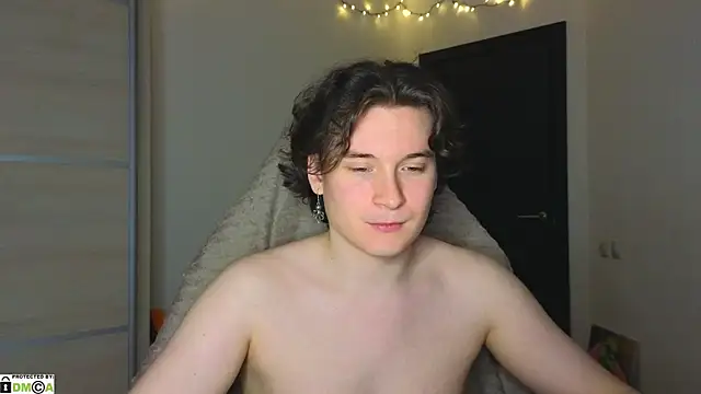 Snapshot of MoreRealAlex chatting on September 28, 11:25 pm MoreRealAlex online show from September 28, 11:25 pm