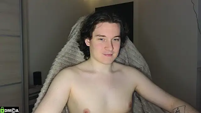 Snapshot of MoreRealAlex chatting on November 13, 10:03 pm MoreRealAlex online show from November 13, 10:03 pm