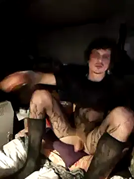 Snapshot of willinganalslut2 chatting on December 31, 12:11 am willinganalslut2 online show from December 31, 12:11 am