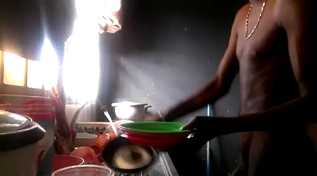 Mariqsenkontt online show from December 31, 6:35 pm