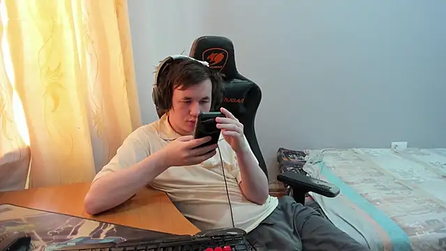 iliaskrislove online show from February 28, 10:03 am