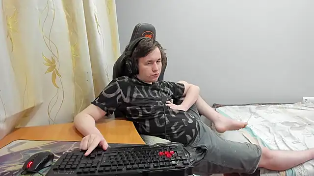 iliaskrislove online show from April 16, 10:01 pm