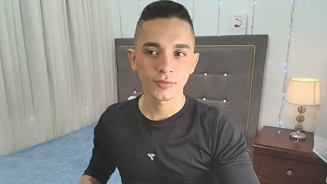 andeerr  online show from March 10, 7:50 pm