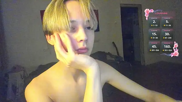 Vampirella GS online show from April 19, 6:10 pm