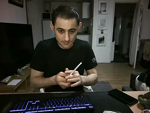 mihaimichael online show from April 18, 9:04 pm