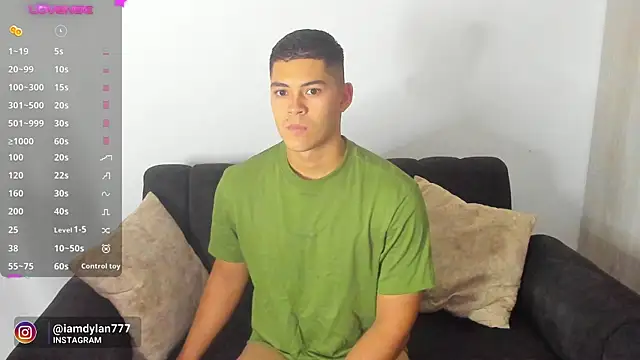 Iamdylan777 online show from December 17, 2:22 pm