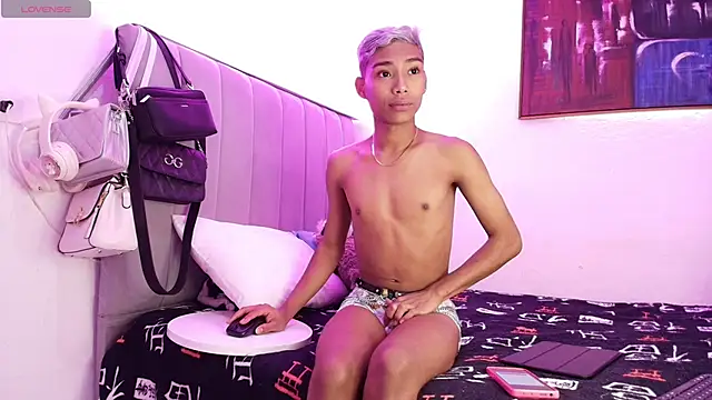 alejo cute online show from December 28, 2:54 pm