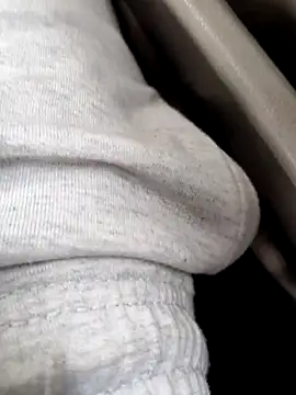 Snapshot of KingCobraClassy chatting on February 23, 8:00 am KingCobraClassy online show from February 23, 8:00 am