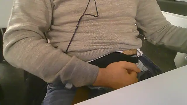 HornyBoy  2004 online show from February 26, 6:53 pm