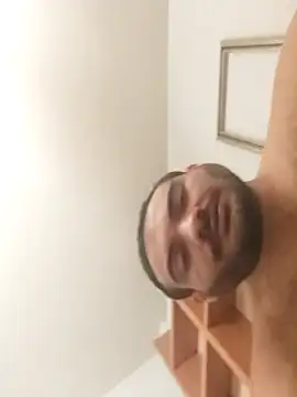 skrigul12 online show from December 1, 2:47 am