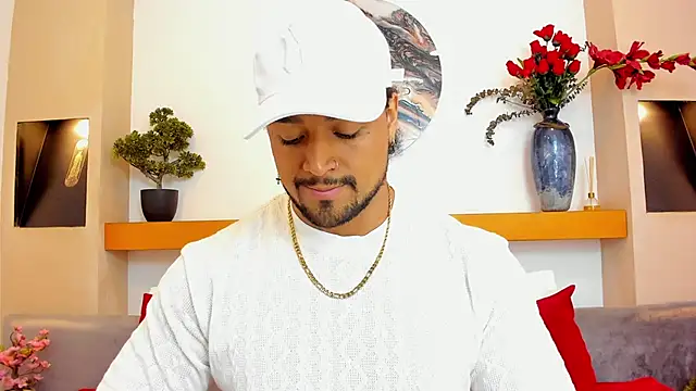 MikeEstevess online show from December 5, 10:56 pm