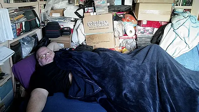 hadeszeuss2 online show from February 17, 3:44 pm