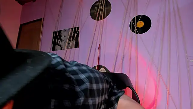 MrShaggy online show from January 4, 1:21 pm