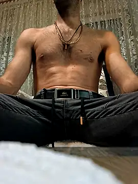 Snapshot of Cirkon1984 chatting on February 21, 3:21 pm Cirkon1984 online show from February 21, 3:21 pm