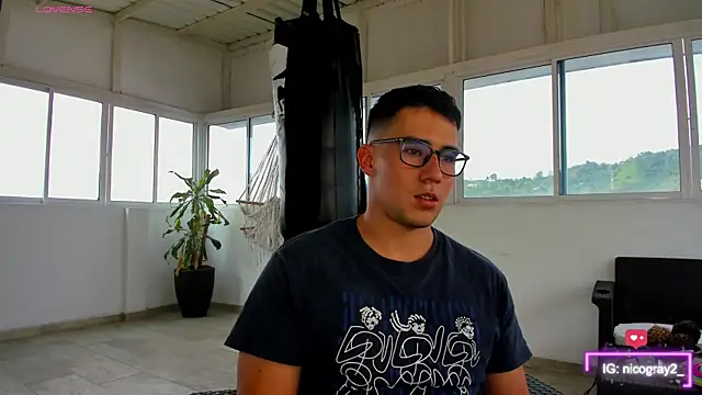 owengray2n online show from March 16, 9:47 pm