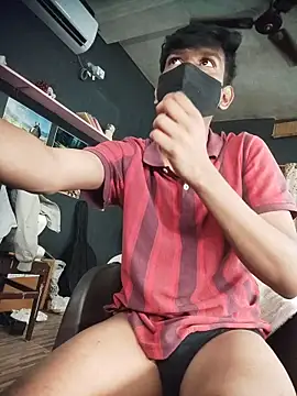 richardjames95 online show from March 7, 5:44 pm