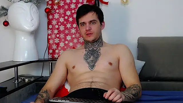 CarterCole online show from December 9, 7:39 am