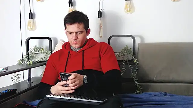 CarterCole online show from February 2, 8:24 am