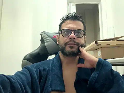 HornyBeachBoyBR online show from July 9, 7:50 pm
