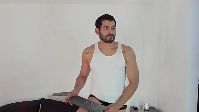 Snapshot of Dereck_vega chatting on September 9, 8:52 pm Dereck vega online show from September 9, 8:52 pm