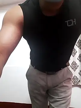 Guyinshortss online show from April 1, 8:17 pm